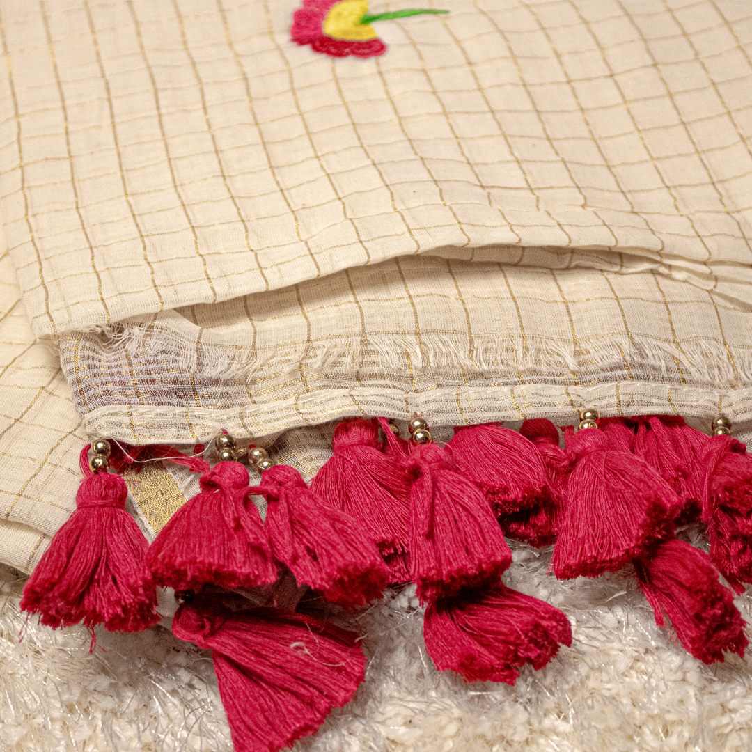 Golden Zari Embroidery Checked saree with pink Tassels- Onam Saree - S01-002